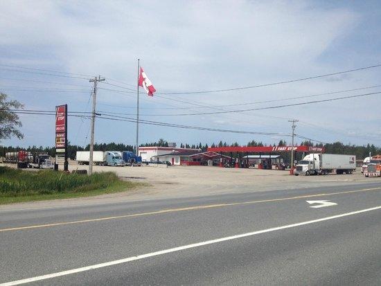 North Adventure Inn Cochrane Bagian luar foto