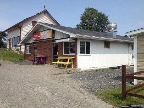 North Adventure Inn Cochrane Bagian luar foto