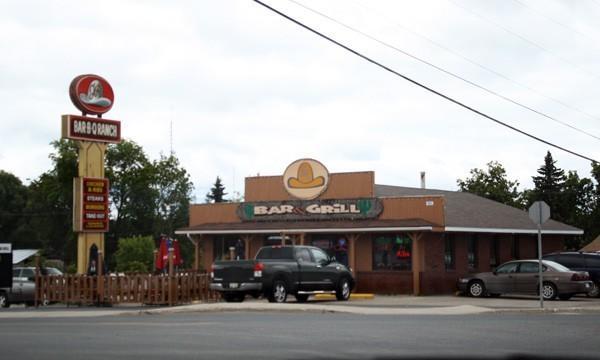 North Adventure Inn Cochrane Bagian luar foto