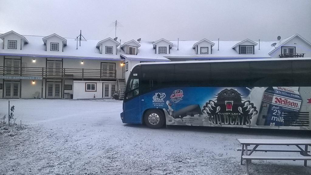 North Adventure Inn Cochrane Bagian luar foto