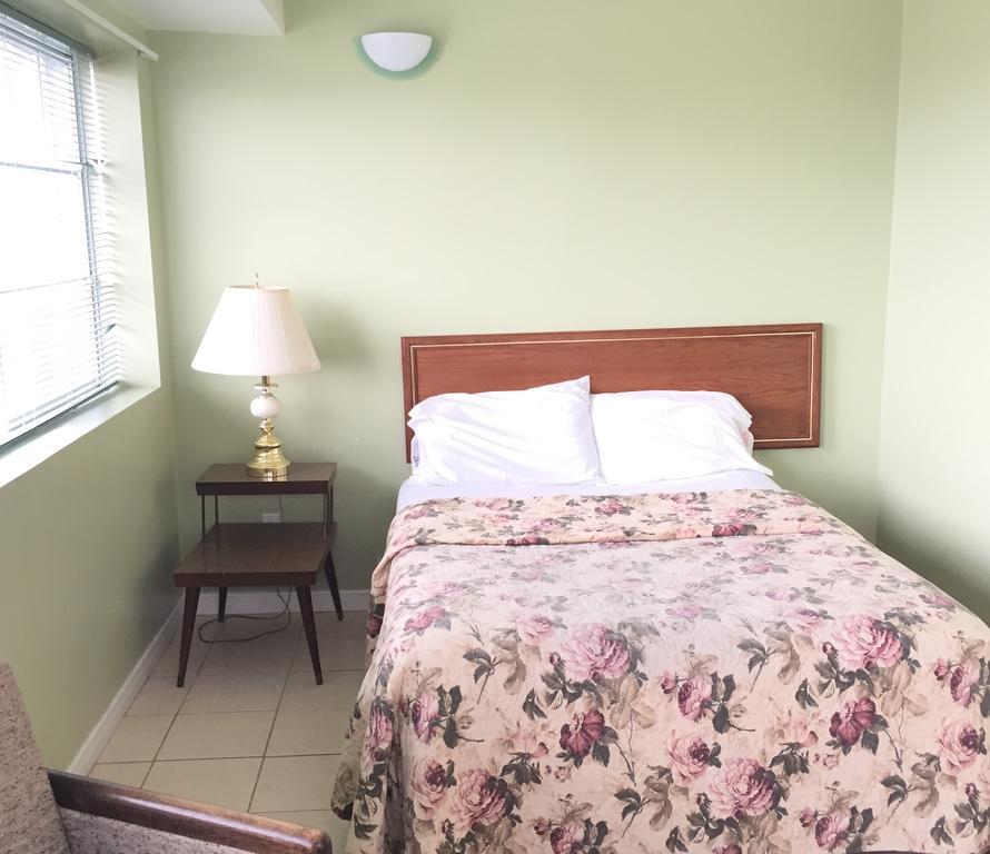 North Adventure Inn Cochrane Bagian luar foto